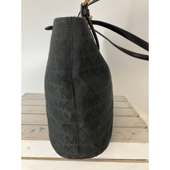 MICHAEL KORS, LARGE BLACK SIGNATURE PRINT CANVAS SHOULDER BAG - Picture 3 of 16